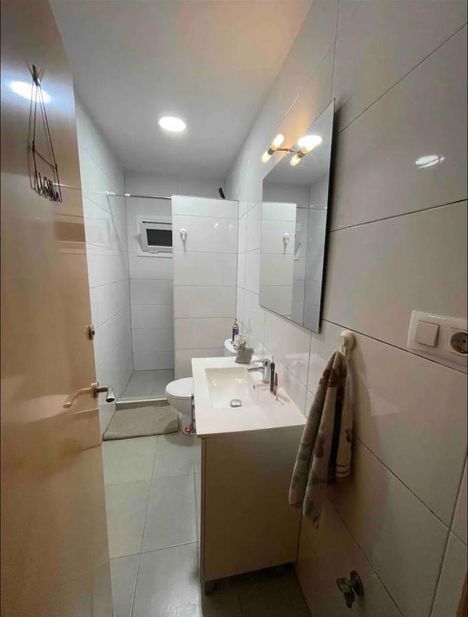 Cozy Room Next To El Prat Airport เอลปรัตเดยูเบรกัต ภายนอก รูปภาพ